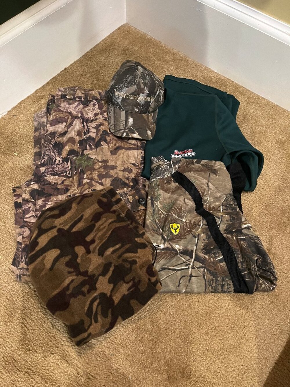 Lot of hunting clothing